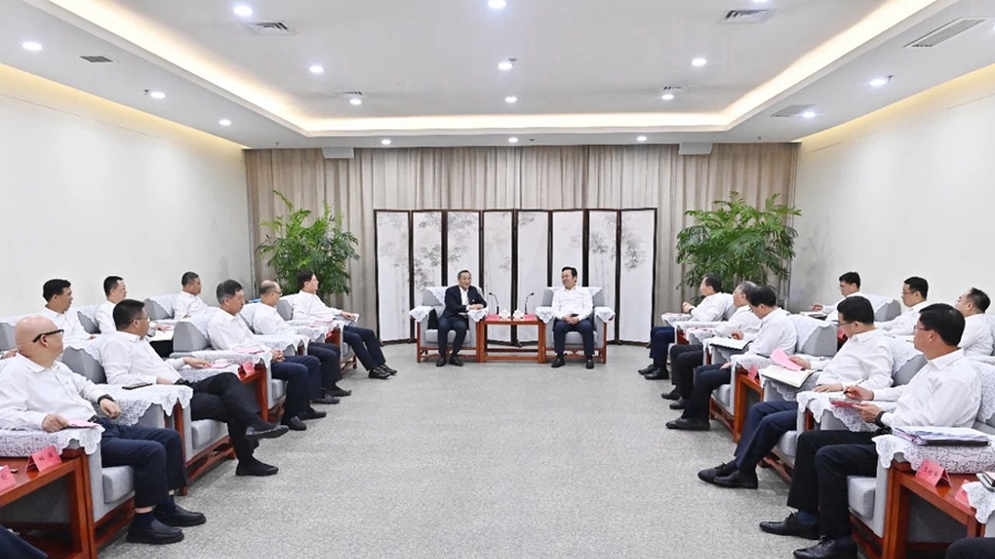 張國華與首都機場集團黨委書記王長益、總經理劉春晨一行舉行工作座談